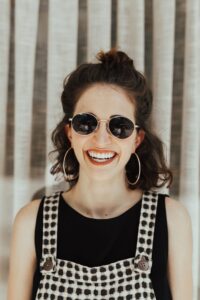 smiling-women-glasses